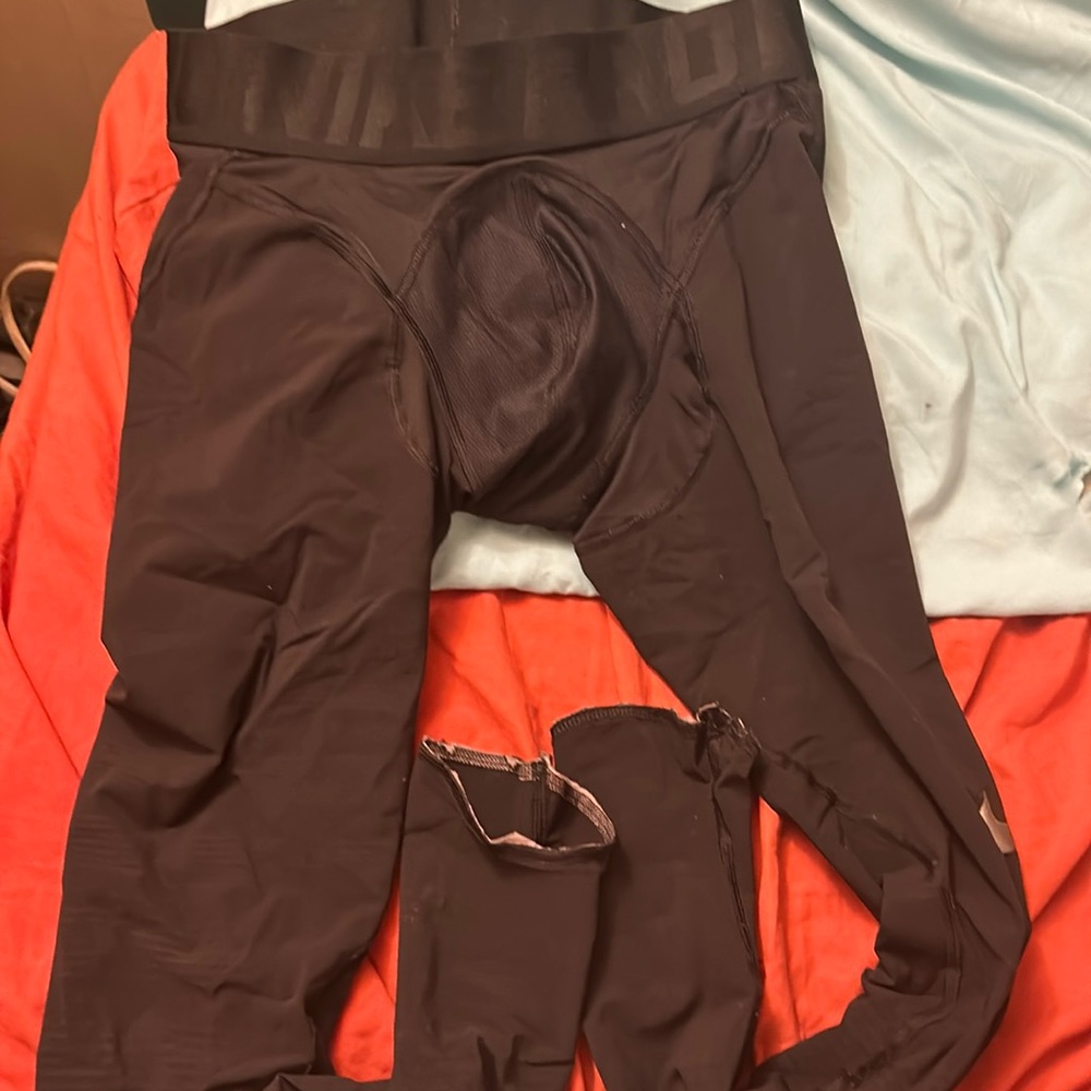 Nike pro compression pants men’s black small used in great condition. Bottom
